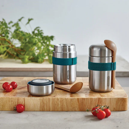 Black + Blum 400 ml food flask showing stainless steel exterior and leak-proof lid for keeping food fresh and hot or cold.