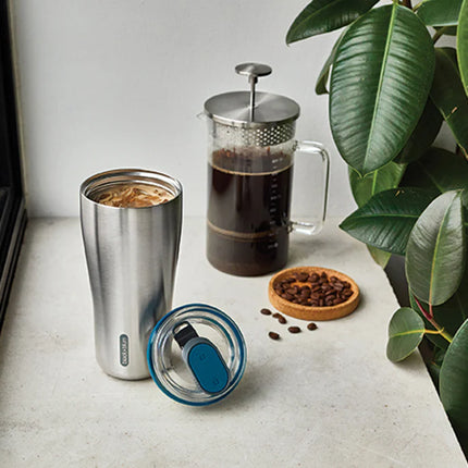  featuring a sleek design and secure lid.