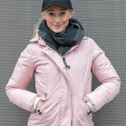  showcasing its eco-friendly design and casual headwear style.