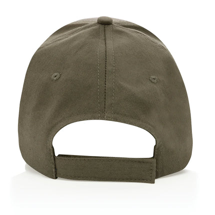  showcasing its stylish headwear design.