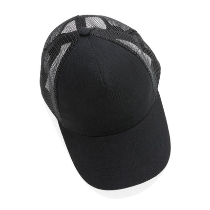  lightweight headwear in 190g fabric with mesh back and curved brim.
