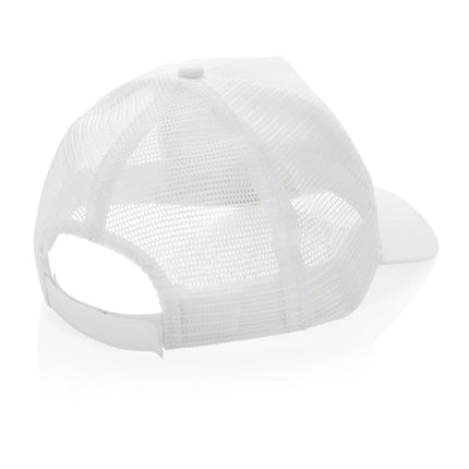  lightweight headwear with breathable mesh and classic trucker style.