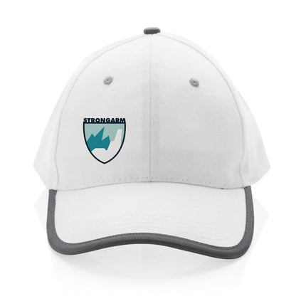  casual headwear with a structured design and contrasting panels.