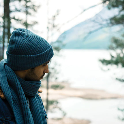 double-layered headwear in neutral color.