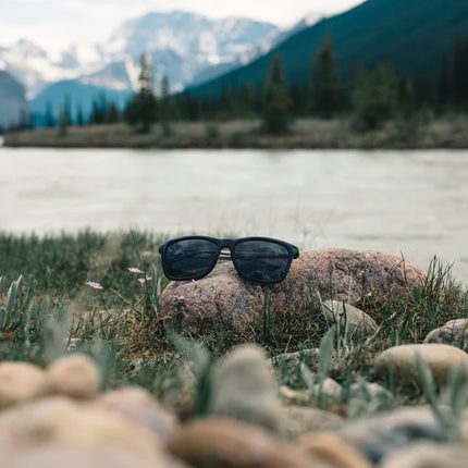 Swiss Peak RCS plastic polarized sunglasses for outdoor use