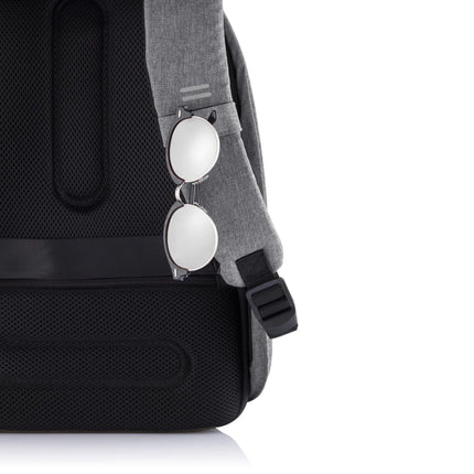  and secure zipper closures.