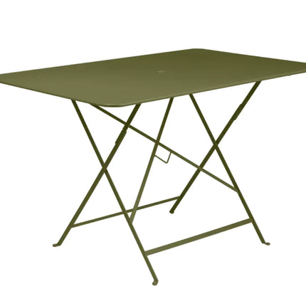  lightweight and compact for outdoor dining.