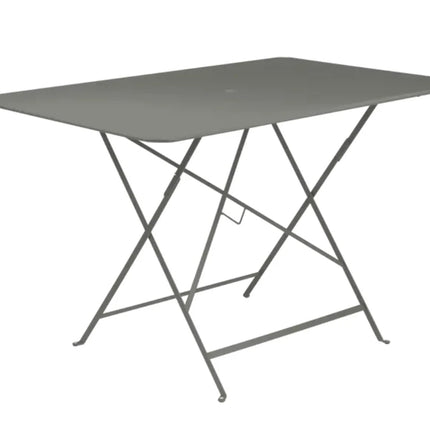  117x77 cm outdoor metal table with sleek
