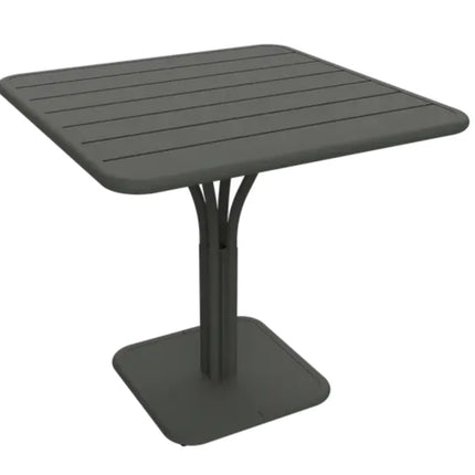  80x80 cm with a sleek