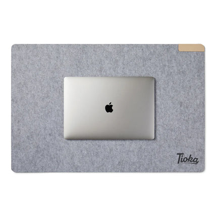 Vinga Albon GRS recycled felt desk pad from the Atelier Collection, designed for phone and tablet accessories on a workspace.