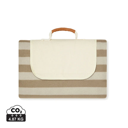 Vinga Alb GRS Collection luxury RPET fleece outdoor picnic blanket spread on grass with a cozy, soft texture for outdoor relaxation.