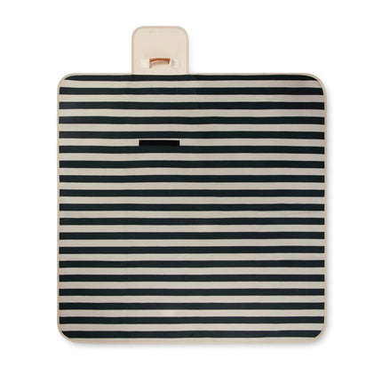 Vinga Alb GRS Collection recycled PET fleece small outdoor picnic blanket, soft and durable for outdoor use.