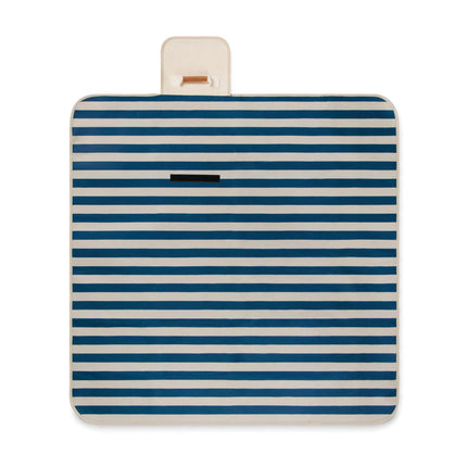 Vinga Alb GRS Collection recycled PET fleece outdoor picnic blanket, small size, with colorful pattern and soft fleece texture.