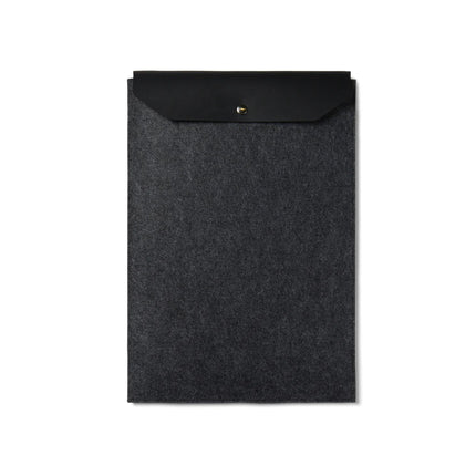 Vinga Albo GRS recycled felt 17-inch laptop sleeve with PU flap and melange finish, designed for bags and travel.