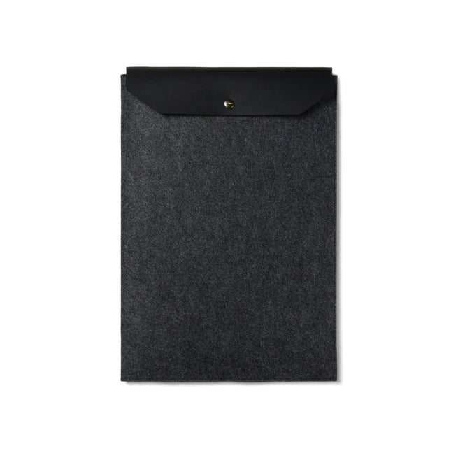 Vinga Albo GRS recycled felt 17-inch laptop sleeve with PU flap and melange finish, designed for bags and travel.