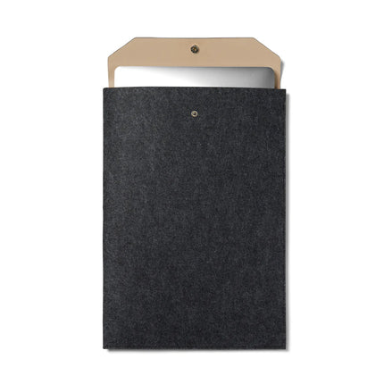 Vinga Albo GRS recycled felt 17-inch laptop sleeve with PU flap and melange finish, designed for stylish protection.