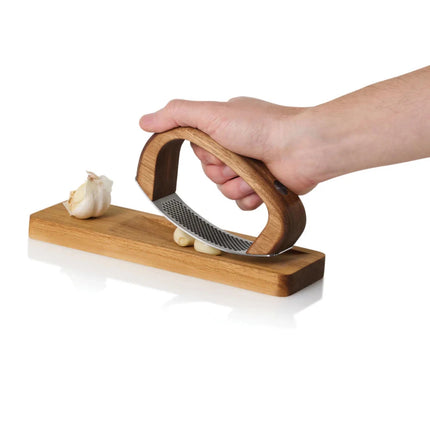 AdHoc RoccaAlio Garlic press with chopping board - hospitality