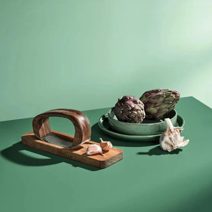 AdHoc RoccaAlio Garlic press with chopping board - hospitality