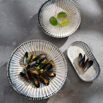 Ammonite triangular plate 190 mm - hospitality