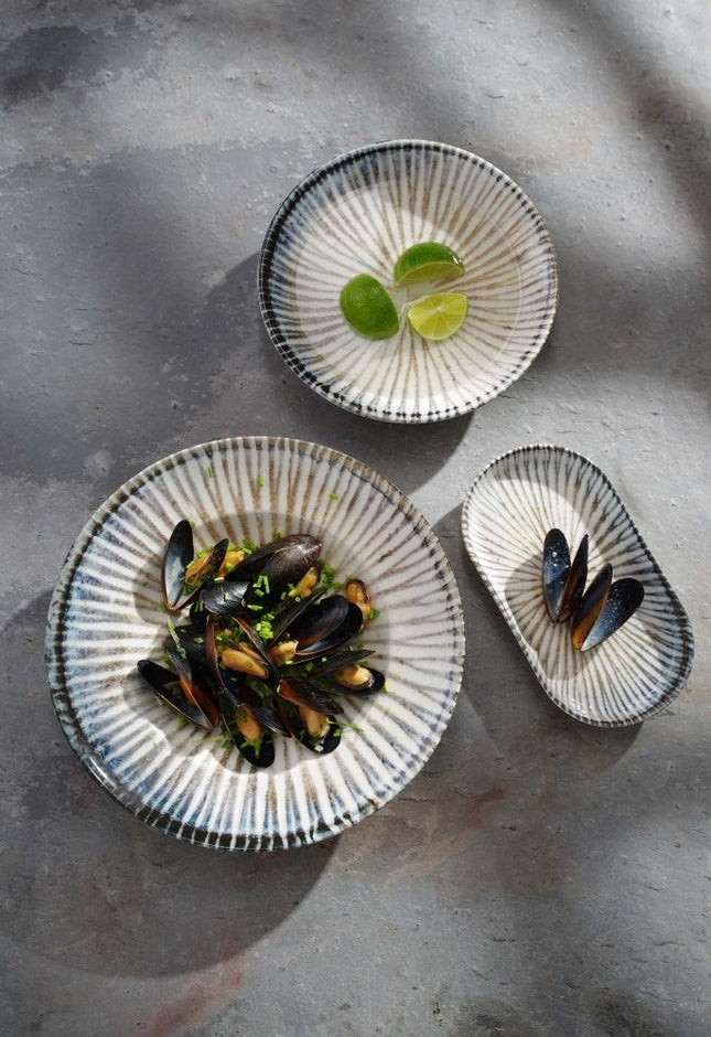 Ammonite triangular plate 260 mm - hospitality