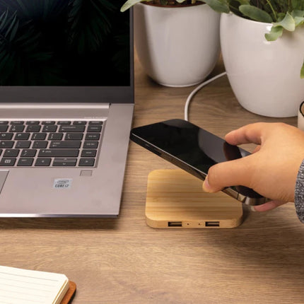 Bamboo 10W wireless charger with USB - hospitality
