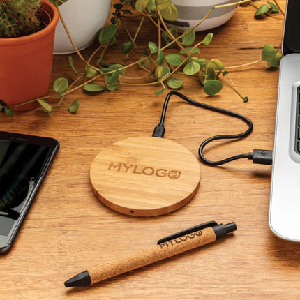 Bamboo 5W round wireless charger - hospitality