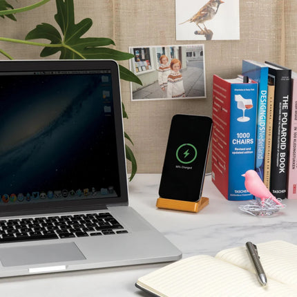 Bamboo 5W wireless charging stand - hospitality