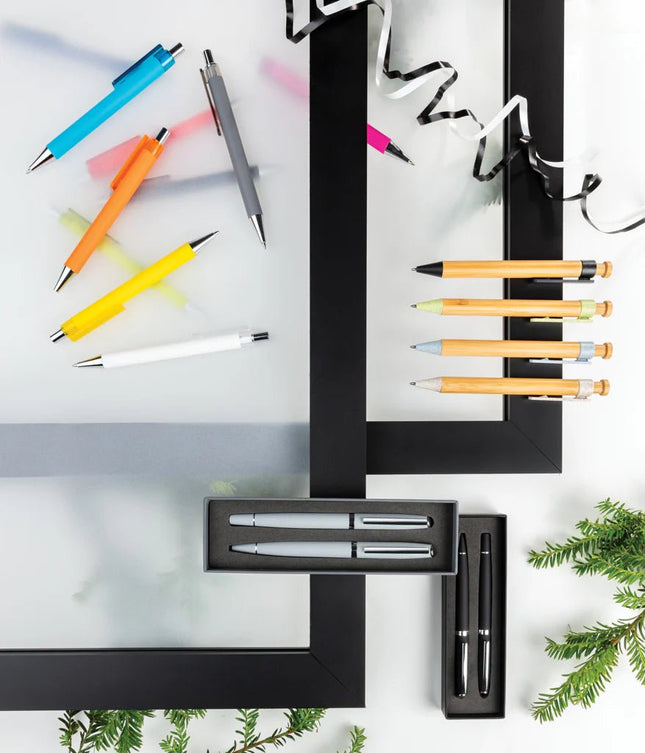 Bamboo pen with wheatstraw clip - hospitality