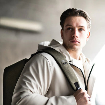 Bobby Hero Small, Anti-theft backpack - hospitality