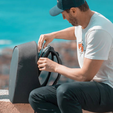 Bobby Hero Small, Anti-theft backpack - hospitality