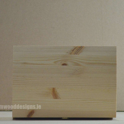  measuring 32x22x16 cm