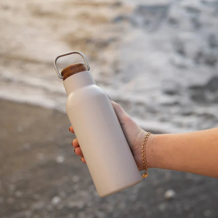 Ciro RCS Collection Recycled Stainless Steel Vacuum Bottle 580ml With Acacia Wood Lid And Metal Loop - hospitality