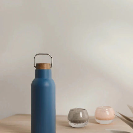 Ciro RCS Collection Recycled Stainless Steel Vacuum Bottle 580ml With Acacia Wood Lid And Metal Loop - hospitality