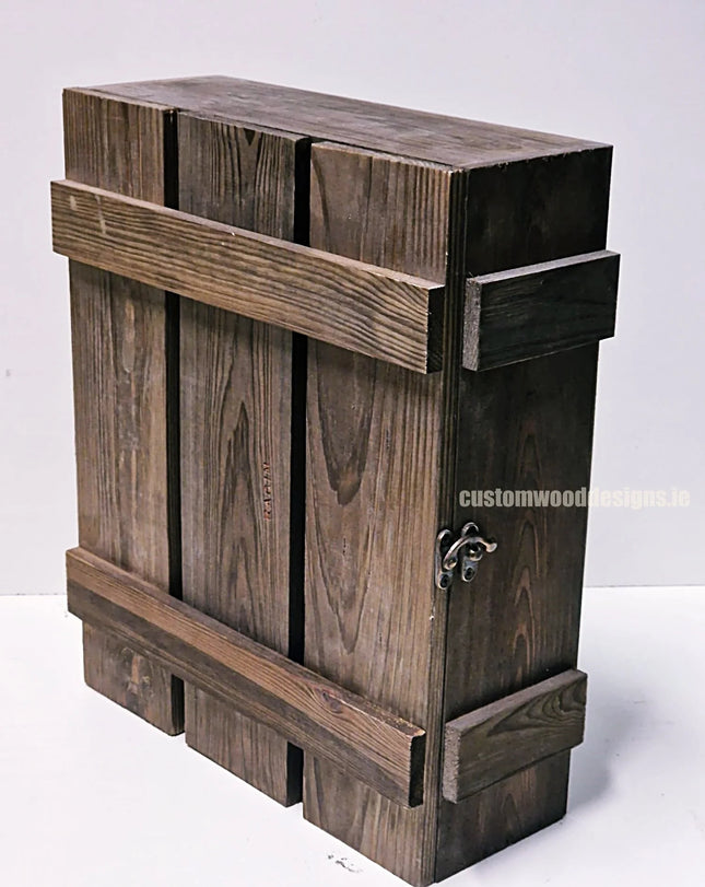 Rustic brown 3-bottle gift box with wood wool interior