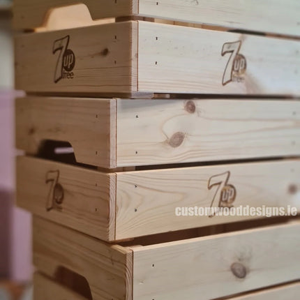Small pine wood crate from Pin