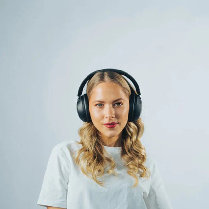 Cupertino RCS rplastic ANC headphone - hospitality