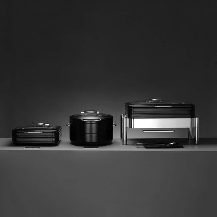 De Luxe Black Induction Chafing Dish With Glass Lid GN 1/1 - Induction Compatible, Sturdy Matte Finish - hospitality