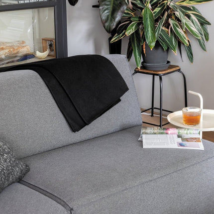 Fleece blanket in pouch - hospitality