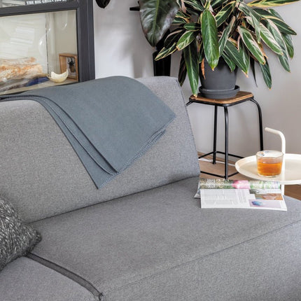 Fleece blanket in pouch - hospitality