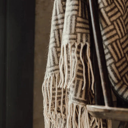 Leno Collection Jacquard Throw Exquisite Acrylic Craftsmanship With Subtle Geometric Pattern - hospitality