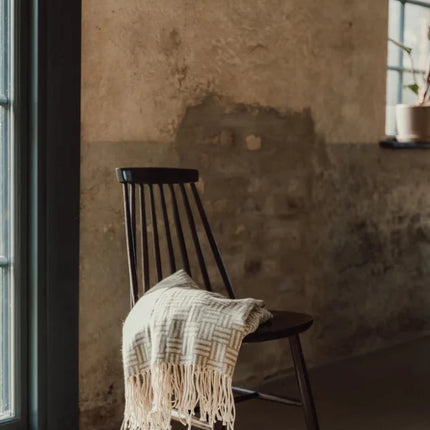 Leno Collection Jacquard Throw Exquisite Acrylic Craftsmanship With Subtle Geometric Pattern - hospitality