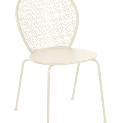  suitable for patio or garden use.