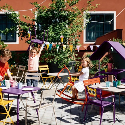 Luxembourg Kid Table - hospitality