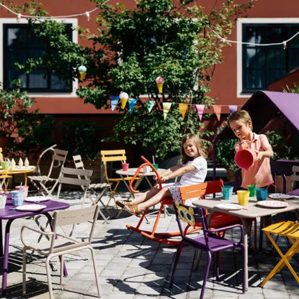 Luxembourg Kid Table - hospitality