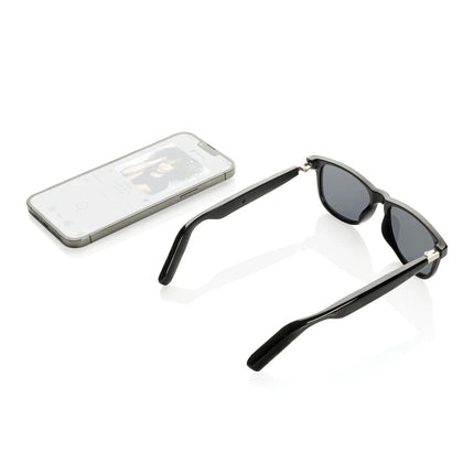 Miro AI-powered Audio Sunglasses with translation function - hospitality