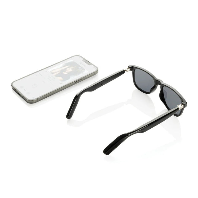 Miro AI-powered Audio Sunglasses with translation function - hospitality
