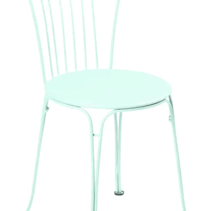  designed for outdoor restaurant seating.