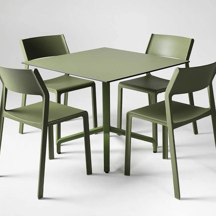 Nardi Trill Bistrot Chairs in a beer garden – stackable Italian outdoor resin chairs