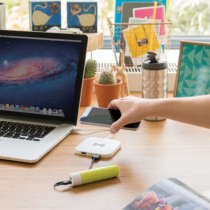 Wireless 5W charging pad for phones and tablets from XD Collection