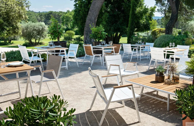 Pilotis V. Low Table 104 x 67.5 cm Teak & Aluminium - hospitality